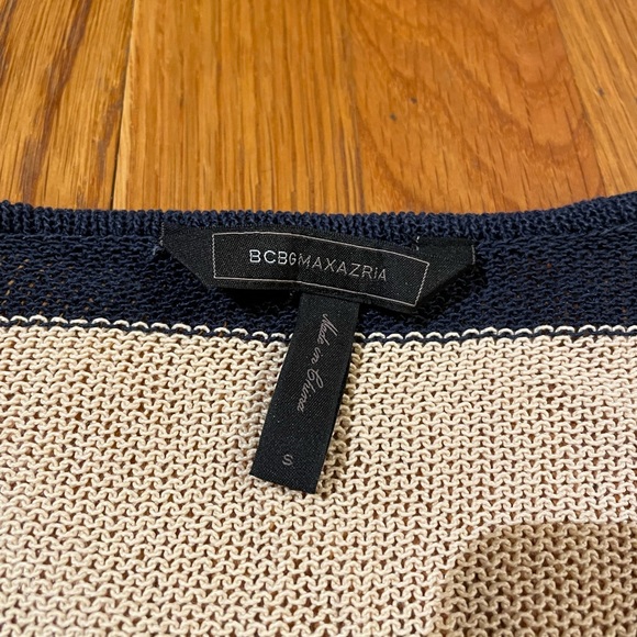 BCBG distressed cropped sweater - Picture 2 of 7